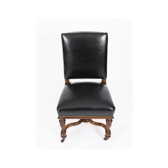 Antique Queen Anne Revival Burr Walnut Dining Table and Chairs, 19th Century, Set of 11 For Sale - Image 17 of 18