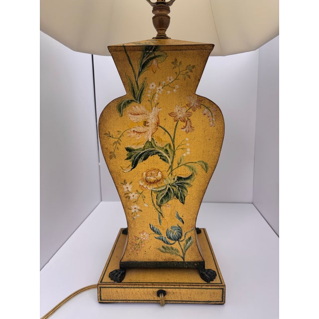 1980s Chinoiserie Bradburn Gallery Hand-Painted Faux Bois Metal Table Lamp With Original Labeled Shade For Sale - Image 11 of 12