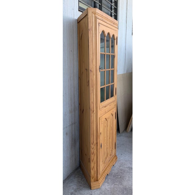 20th Century Spanish Country Corner Pine Vitrine with Glass Paneled Door For Sale - Image 18 of 18