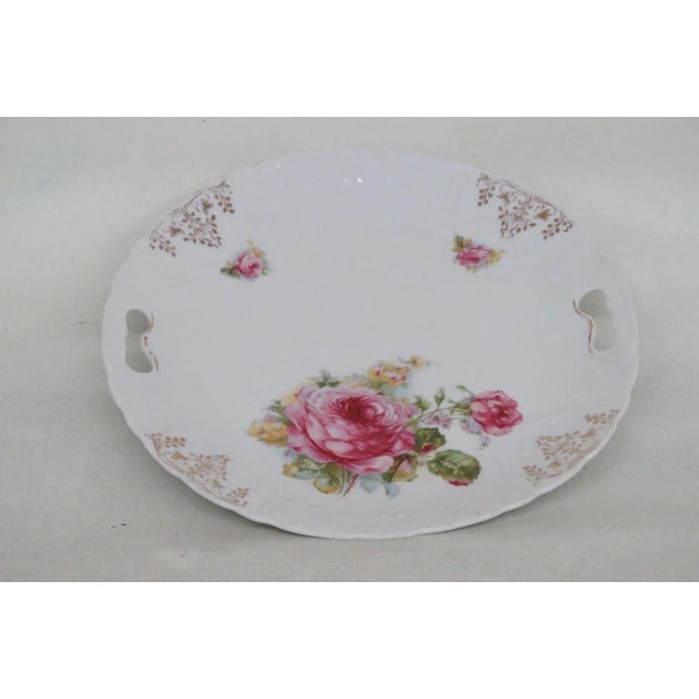 This beautiful serving plate is made of porcelain. This plate has a lovely shabby chic style design, it is made in a...