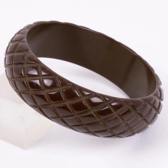 Plastic Cocoa Brown Bakelite Bracelet Bangle with Pineapple Carving For Sale - Image 7 of 8