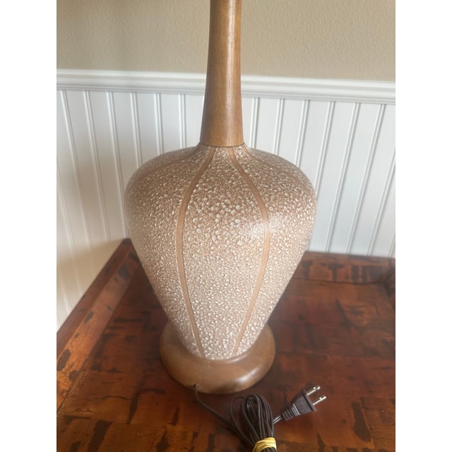 Mid 20th Century MCM Ceramic and Walnut Table Lamp For Sale - Image 5 of 6