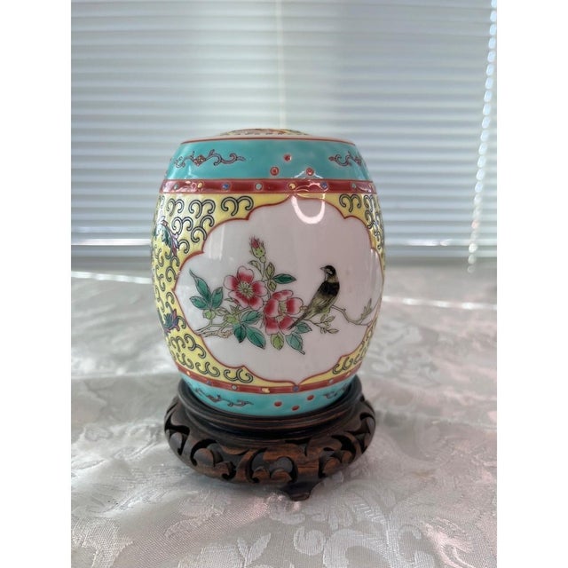 This is a stunning vintage Chinese porcelain ginger jar (or tea caddy) from the world-renowned kilns of Jingdezhen....