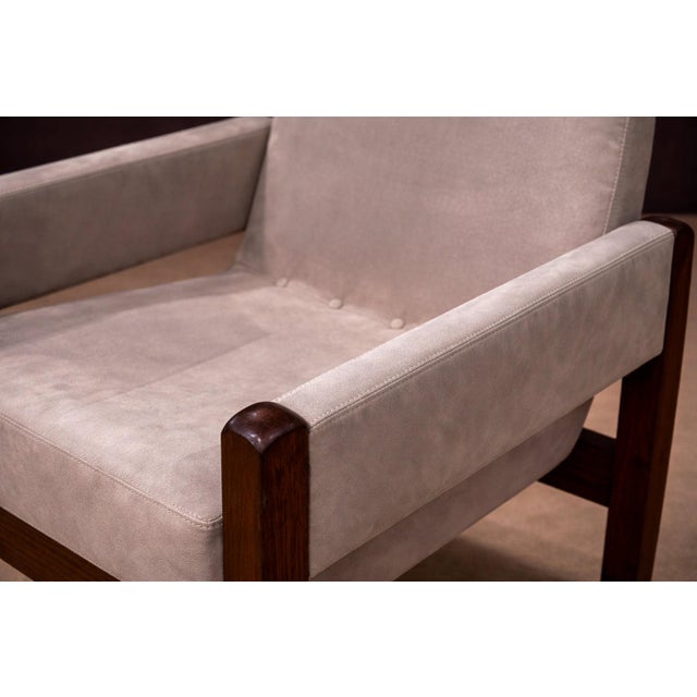 “Jimi” Armchair with Wheels in Rosewood & Ultra Suede, Sergio Rodrigues, 1971 - Lot 420 For Sale - Image 13 of 13