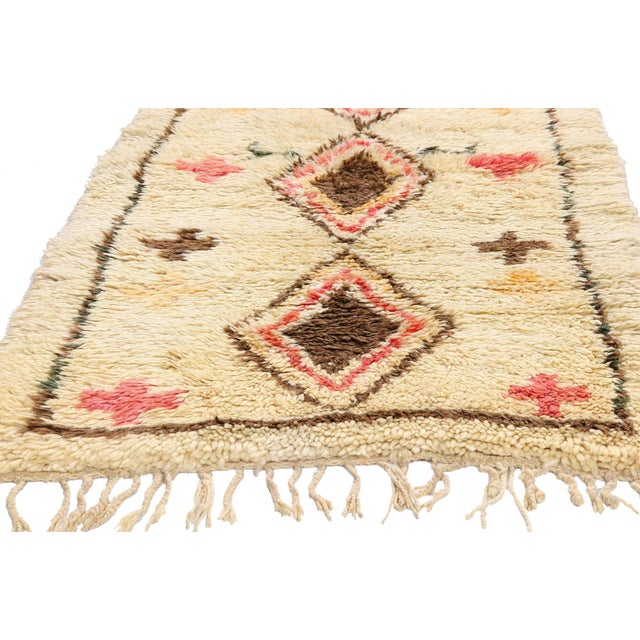 Berber Tribes of Morocco Vintage Azilal Moroccan Rug, 03'00 X 06'04 For Sale - Image 4 of 10