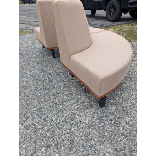 Pair of Jasper Group Curved Serpentine Modular Benches – Mid-Century Modern Inspired Corporate Lounge Loveseats in Two-Tone Tweed Upholstery For Sale - Image 9 of 14
