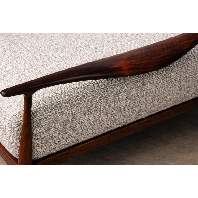 1950s Sofa in Rosewood and Ivory Bouclé by Giuseppe Scapinelli, Brazil, 1950s - Lot 449B For Sale - Image 5 of 15