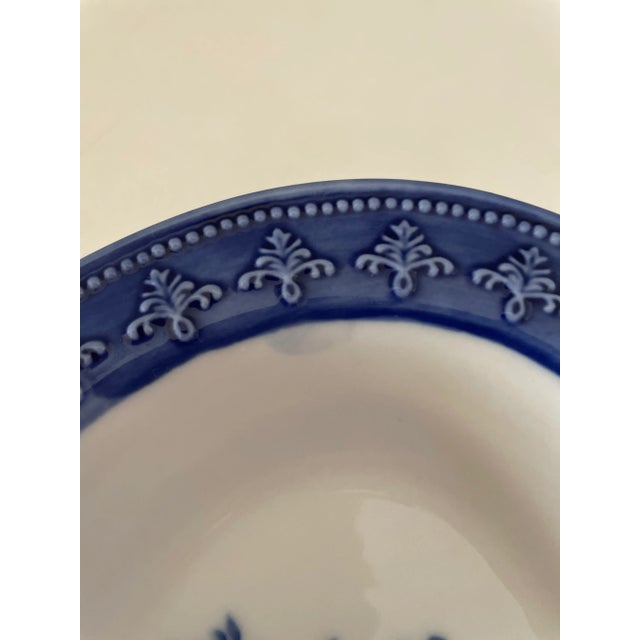 Asian 1960s Vintage Porcelain Hand Painted Heart Shaped Serveware- Set of 2 For Sale - Image 3 of 6