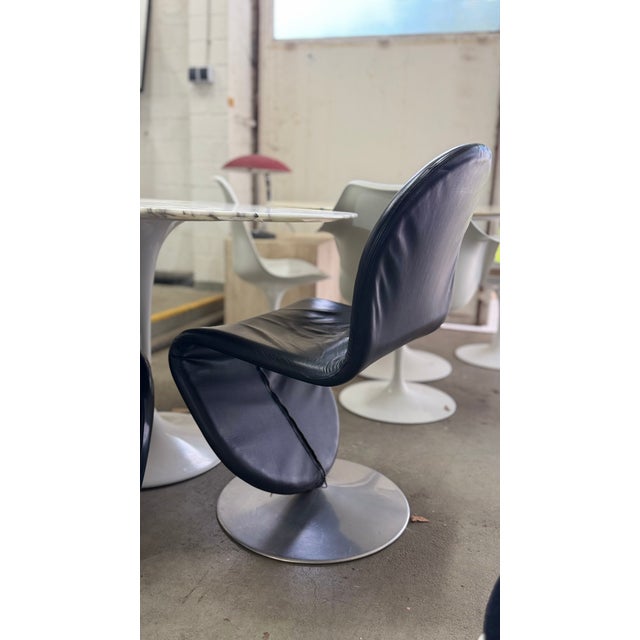 Model 1-2-3 Side Chairs and Panton Chairs in Black Leather by Verner Panton for Fritz Hansen & Fehlbaum, 1970s, Set of 4 For Sale - Image 12 of 16