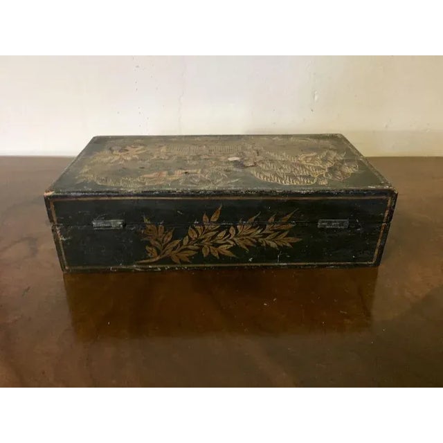 1820 Antique English Regency Japanned Black and Gold Jewelry Desk Box in the Chinese Taste For Sale In New York - Image 6 of 10