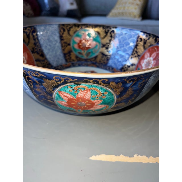 Japanese Imari Bowl Mid Century Marked Gold Trim Vintage For Sale In New York - Image 6 of 6
