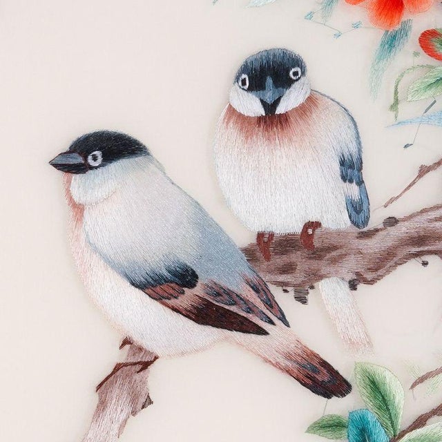 2020s Handcrafted Suzhou Embroidery Flower & Bird Wall Art – Double-Sided Silk Su Xiu Decorative Panel For Sale - Image 5 of 10
