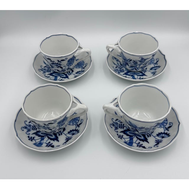 Step back in time with this charming 1950s Danube set! This delightful collection features the iconic blue and white 'Blue...