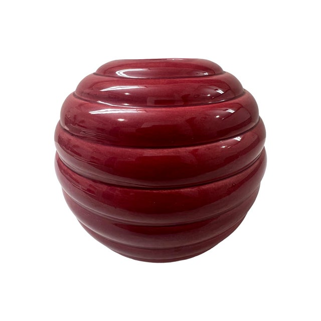 1980s Vintage Postmodern 1980s Burgundy Ribbed Bee Hive Ceramic Vase Art Deco Pottery Craft Treasure For Sale - Image 5 of 10