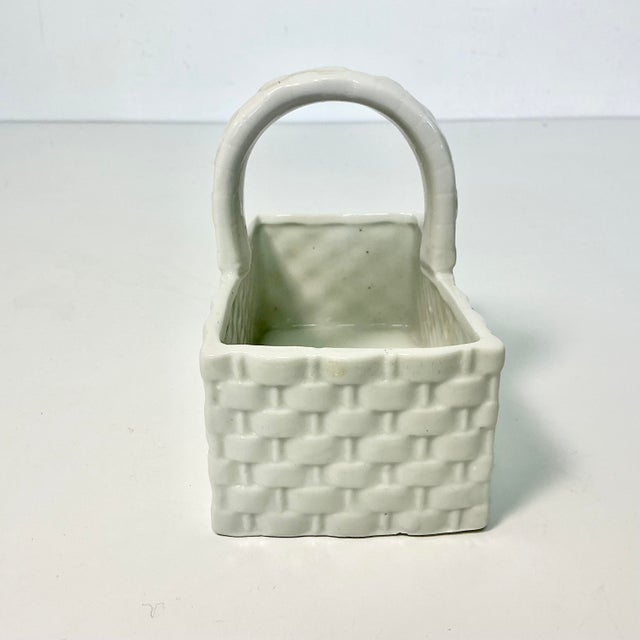 1980s Coastal Hollywood Regency Ceramic Faux Wicker Basket Jelly Bean Bowl - Easter. For Sale - Image 6 of 10