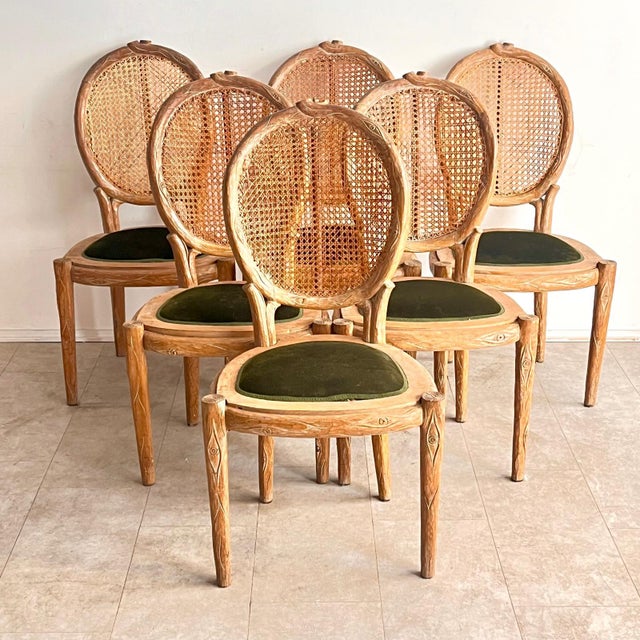 This extraordinary set of six Italian-made chairs from the 1970s is a rare example of sculptural design that plays with...
