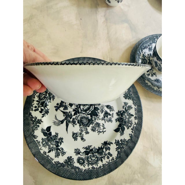 1980s Set of Nineteen (19) Barratts England Black Transferware Dinnerware Set, Asiatic Pheasant Style, Dinner Plates Bowls Teacups Saucers For Sale - Image 10 of 12