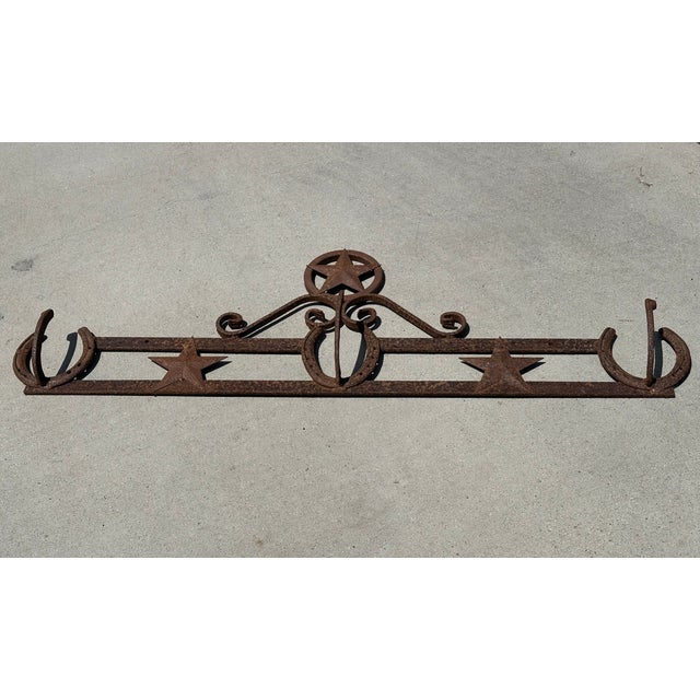 Mid 20th Century Rustic Western Horseshoe & Star Metal Wall Rack For Sale - Image 5 of 5
