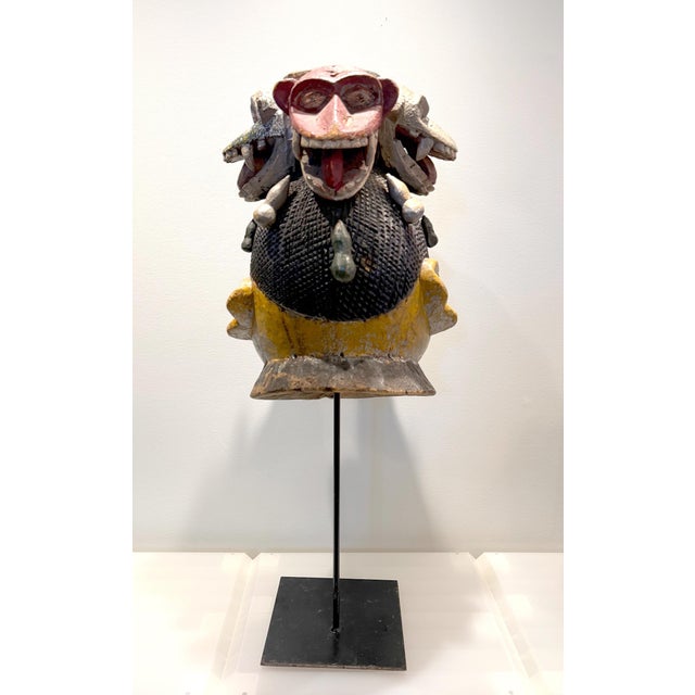Large Wood Sculpture Yoruba Gẹ̀lẹ̀dẹ́ Helmet Mask on Display Stand For Sale - Image 11 of 16