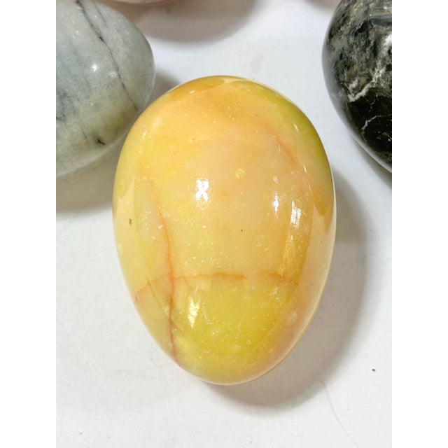Contemporary 1960s Polished Multicolor Solid Stone Decorative Eggs – Set of 5 For Sale - Image 3 of 9