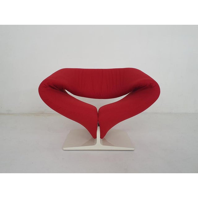 Mid-century lounge chair attributed to Pierre Paulin for Artifort, model Ribbon. Re-upholstered in red fabric. with white...