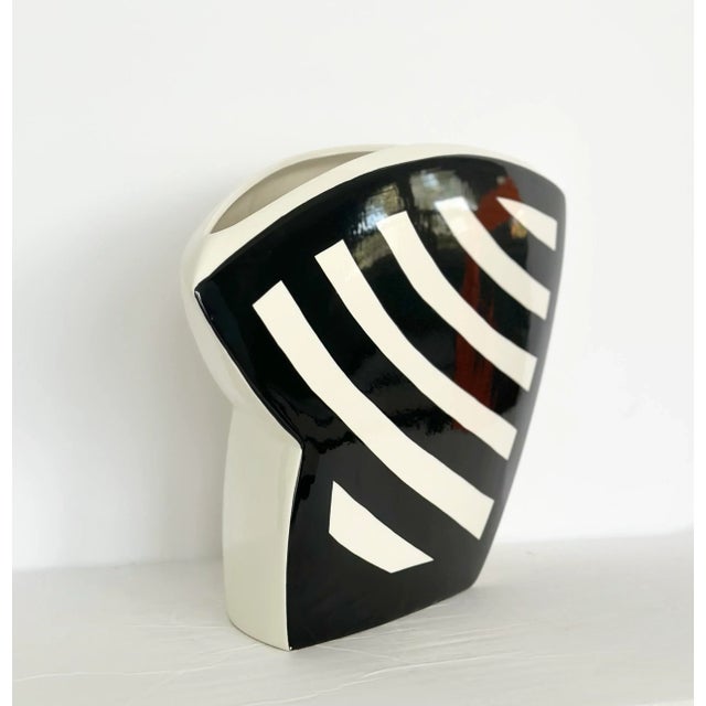 1990s 1990s John Bergen Studio Postmodern Black and White Ceramic Amorphous Vase For Sale - Image 5 of 9