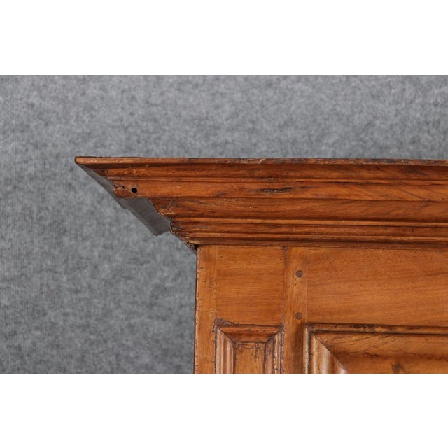 Baroque Narrow Cabinet in Walnut, France, 1700s For Sale - Image 14 of 18