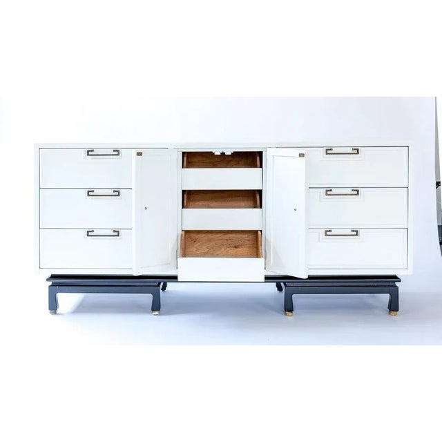 Mid 20th Century Mid 20th Century American of Martinsville Dresser For Sale - Image 5 of 6