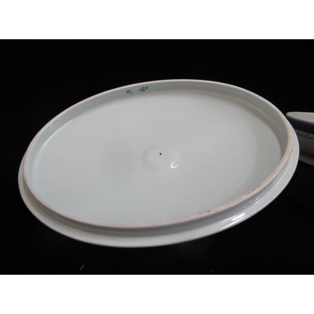 Mid 20th Century Royal Copenhagen 921 Aluminia Faience Tranquebar Blue 11 1/2" Tureen With Lid For Sale - Image 9 of 10