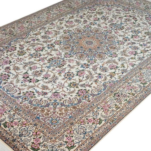 Hand-knotted Nain rug | Knot density: 9La 45 Raj (approx. 413.000 knots/m²) | Material: Silk & virgin wool | Size: 202 x...