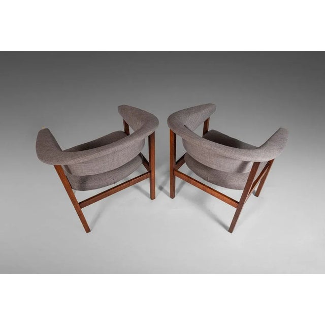 Wood Barrel Arm Chairs by Arthur Umanoff for Madison in Original Gray Knit Fabric, circa 1960s - A Pair For Sale - Image 7 of 11