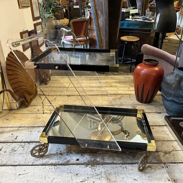 An Amazing 1960s Mid-Century Modern Lucite and Brass Italian Bar Cart For Sale - Image 6 of 9