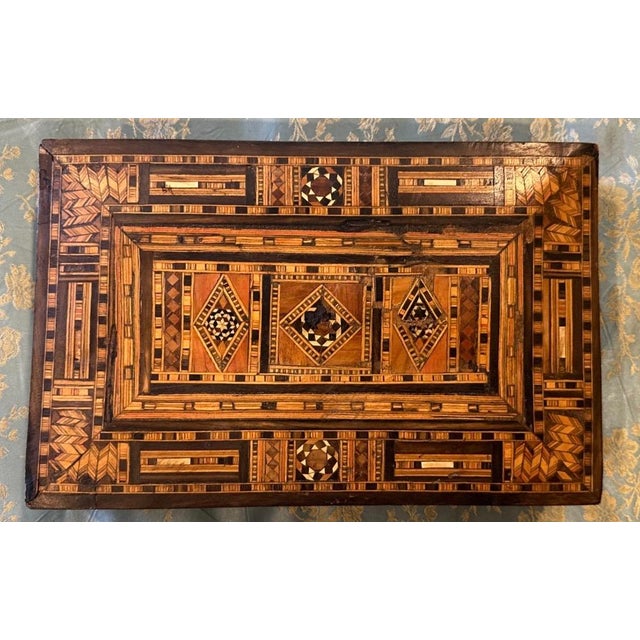 Wood Early 20th Century Middle Eastern Moorish Mosaic Micro Marquetry Inlay Jewelry Box For Sale - Image 7 of 18