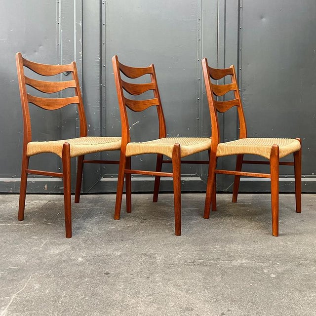 Product. Set of 3 chairs. Style. Mid-century danish design, 1960s. Manufacturer. Arne wahl iversen for glyngøre, gs 90....