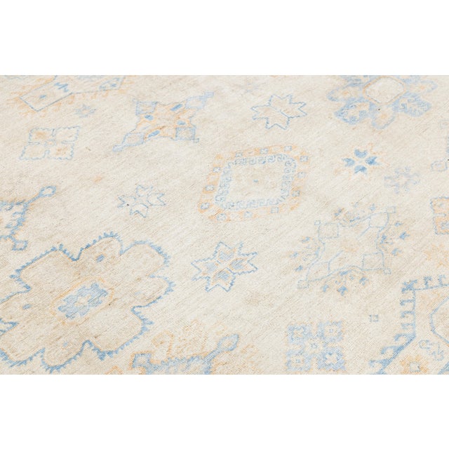 8x10 Neutral Elegance Hand-Knotted Peshawar Wool Rug – Muted Sky Blue & Ivory For Sale - Image 9 of 10
