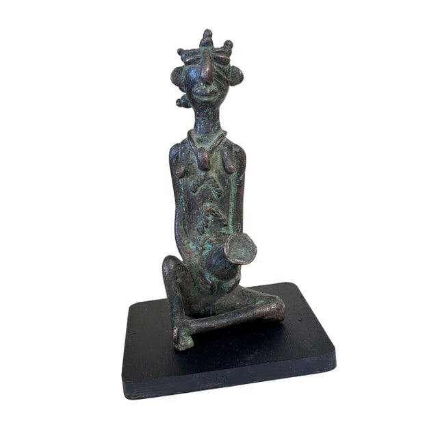 Superb Benin Bronze of a Seated Female Nigeria African 6.5" H on Stand For Sale In New York - Image 6 of 6