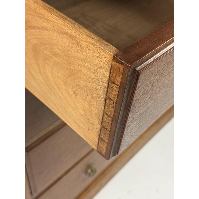 Chest of Drawers in Mahogany from Harrods For Sale - Image 3 of 17