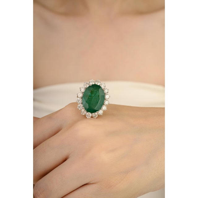 Mid-Century Modern Luxury 13.17 Ct Oval Emerald & 3.39 Ct Natural Diamond Ring Size 6.5 in 18k Solid Gold For Sale - Image 3 of 14