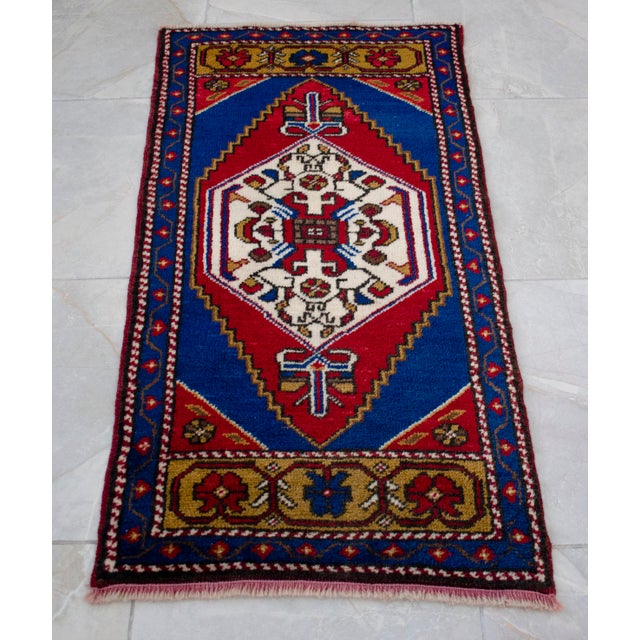 1970s Hand Knotted Small Turkish Rug Mini Rug Mat, Floor Decor - 1'10" X 3'5" For Sale - Image 12 of 14