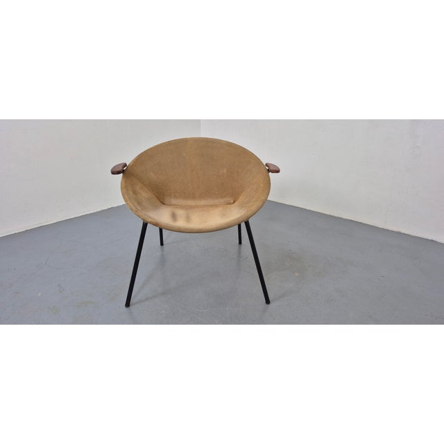 Mid-Century Modern Sueded Balloon Chair by Hans Olsen for Lea Furniture, Denmark, 1950s For Sale - Image 3 of 18