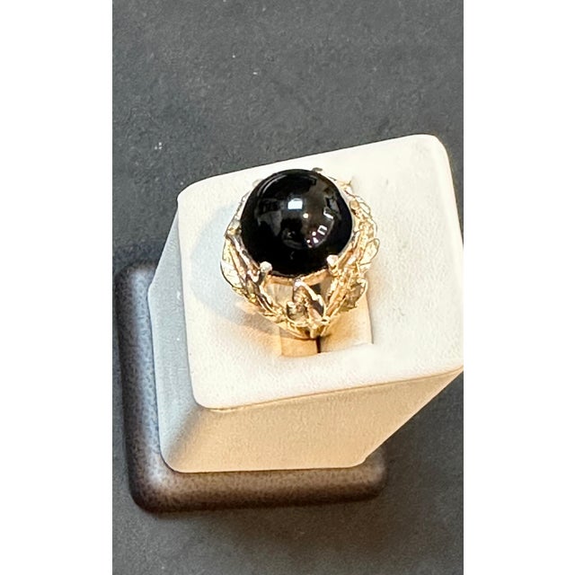 Metal 10 Carat Round Black Onyx Unisex Ring 14 Karat Yellow Gold Size 5.75 For Sale - Image 7 of 18