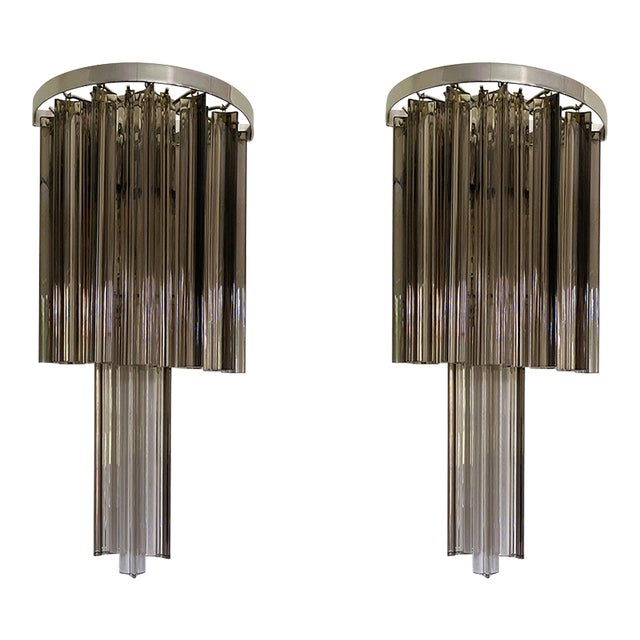 Set of Two Belt Italian "Triedro" Wall Sconces in Mid-Century Modern Style For Sale