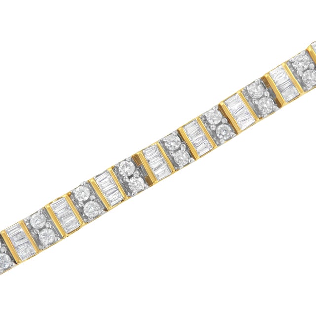 10K Yellow Gold 4.0 Cttw Alternating Baguette & Round Cut Diamond Bezel- & Prong-Set 7" Tennis Bracelet (G-H Color, SI1-SI2 Clarity) For Sale - Image 4 of 8