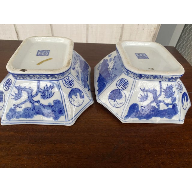 Asian Mid 20th Century Hand-Painted Asian 8-Point Ceramic Serving Bowls - Set of 2 For Sale - Image 3 of 10
