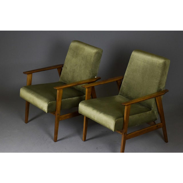 1970s Mid-Century Modern Beech Chairs in Olive Green Velvet, 1970s, Set of 2 For Sale - Image 5 of 11