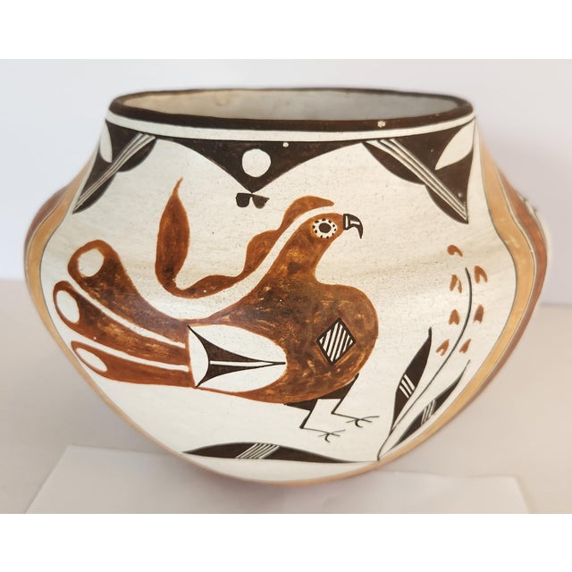 1980s Vintage, Native American, Acoma Pueblo Olla Vessel Depicting the Acoma Bird, Signed by Rose Chino For Sale - Image 5 of 8