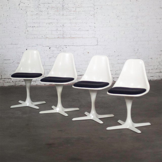Mid-20th Century MCM Burke Tulip Side Chairs No 103 White Shell Black Cushions Oval Stationary 4 Prong Base Set of 4 For Sale - Image 10 of 18