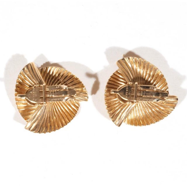 Metal Vintage Tiffany and Co 14k Yellow Gold Ribbon Clip-on Earrings 1 Inch- Set of 2 For Sale - Image 7 of 9