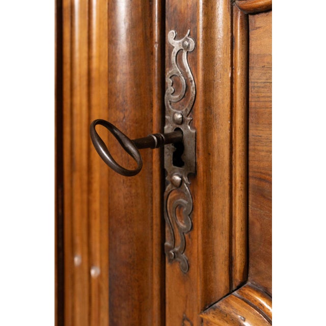 Antique French Provencal Walnut Marriage Armoire, Circa 1800 For Sale In Salt Lake City - Image 6 of 18