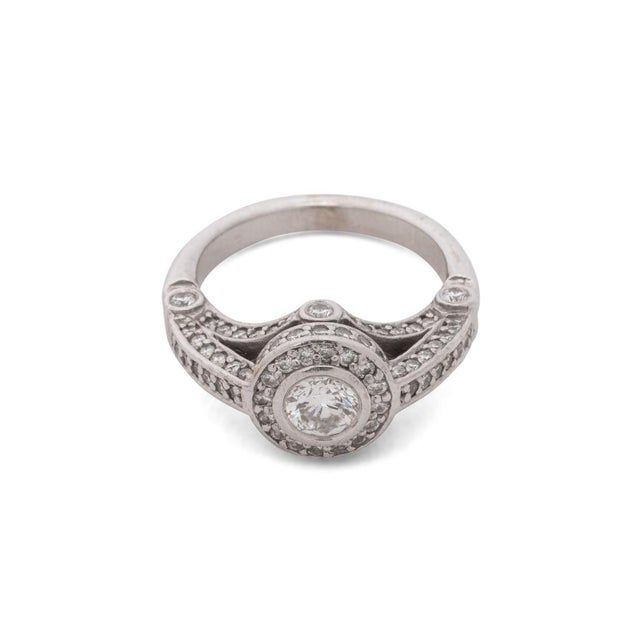 Contemporary 14k White Gold and Diamond Ring For Sale - Image 3 of 5